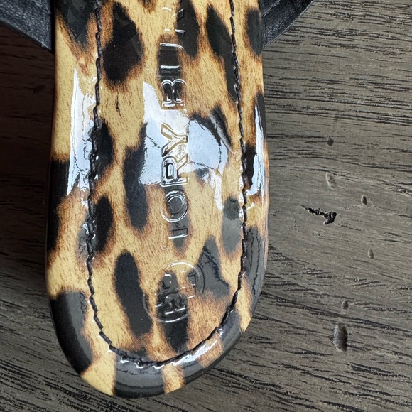 Tory Burch Patent Leather Leopard Print Sandal (7) - Picture 9 of 10